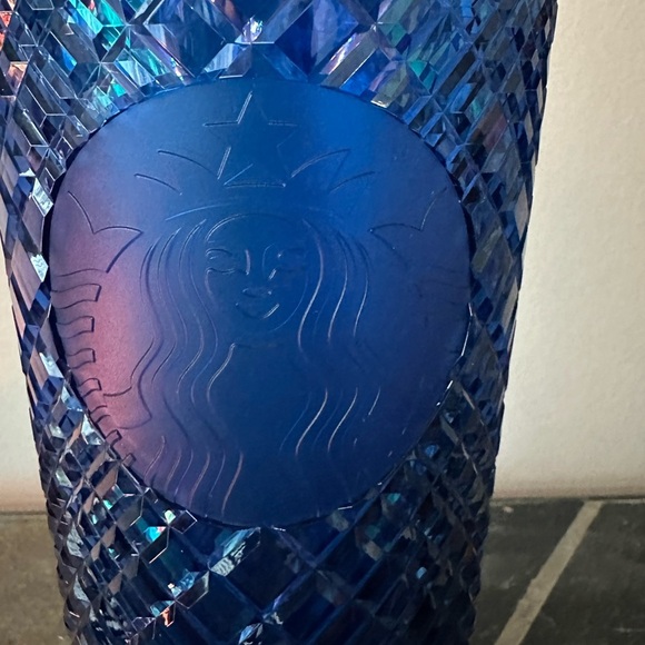 Starbucks Limited Edition Holiday 2023 Venti 24oz Blue Cold Cup. - Picture 2 of 5